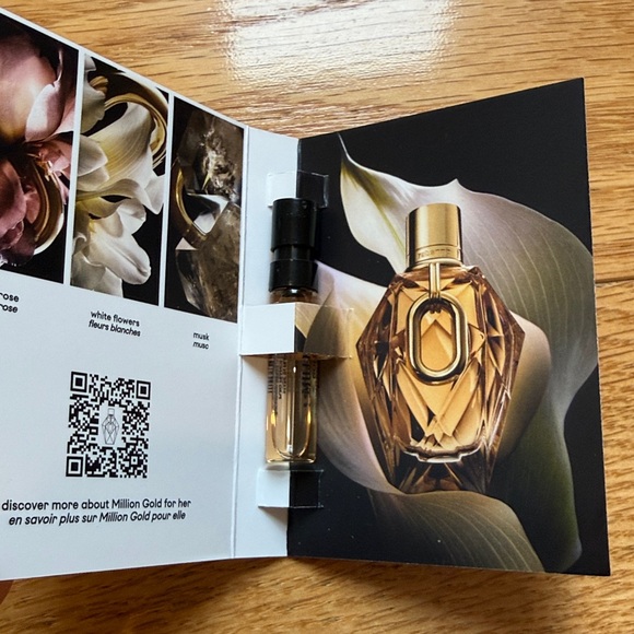 Paco Rabanne Toiletry Bag with Samples - Picture 5 of 10